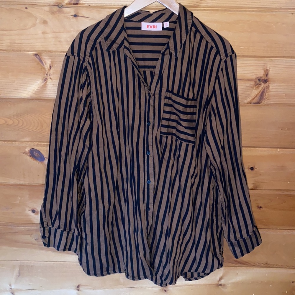EVRI brown black striped button up top